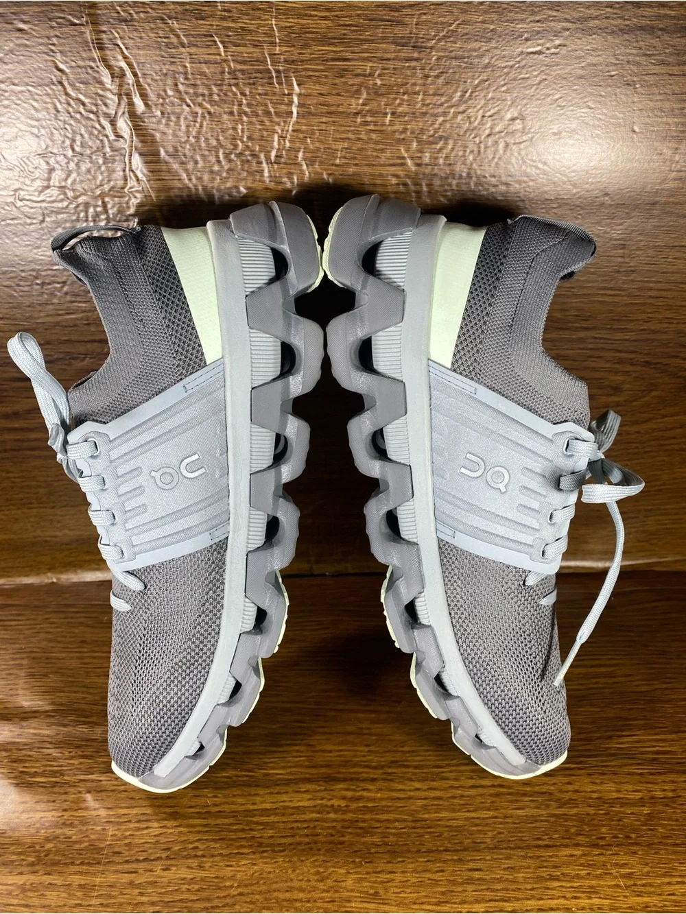 On Cloudswift women’s shoe size 7.5